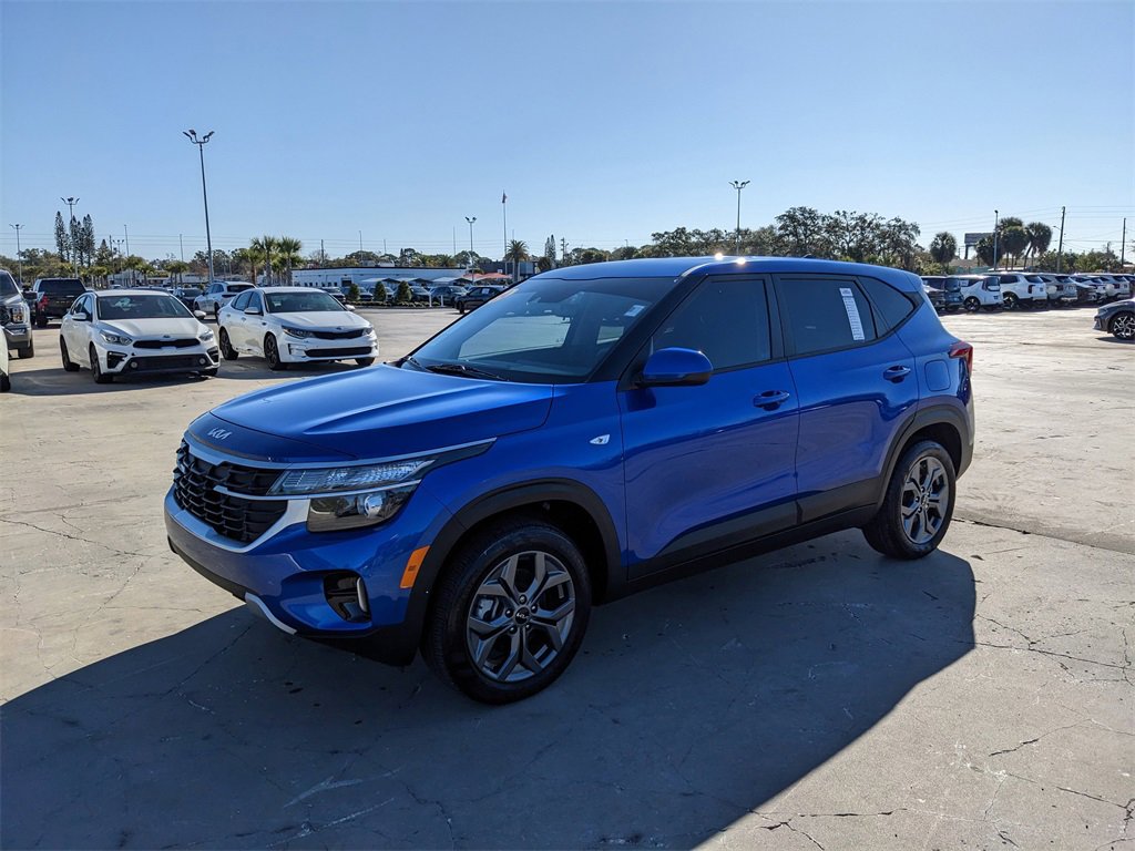 Certified 2024 Kia Seltos LX image 5