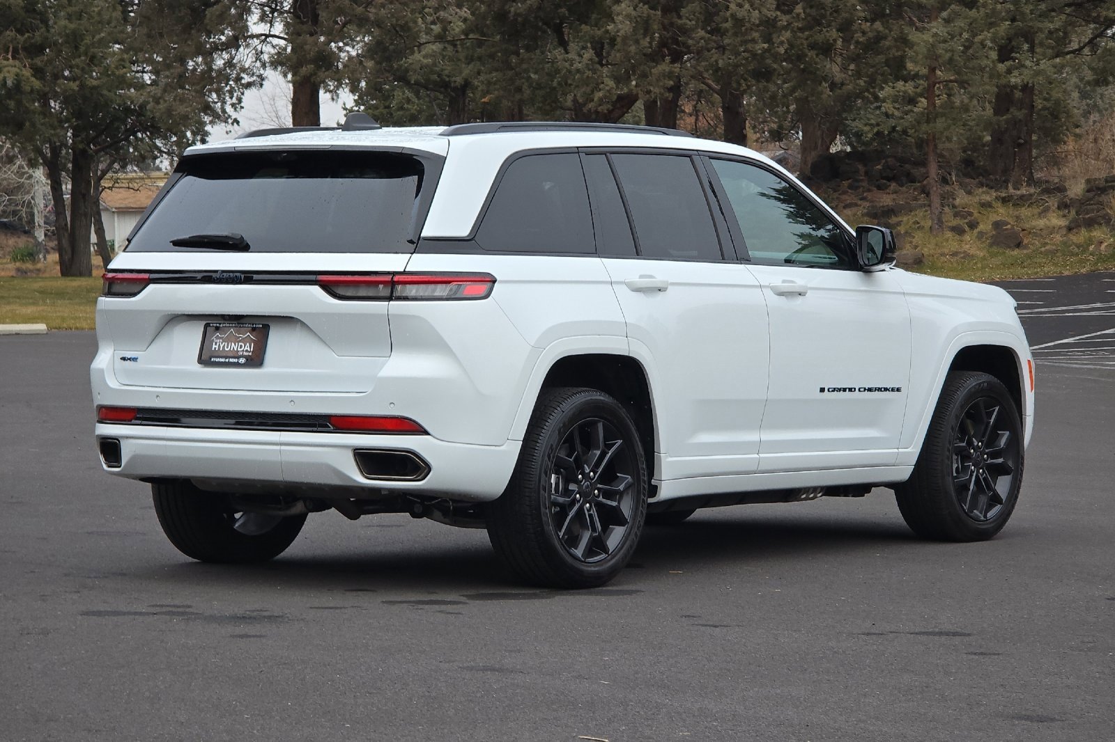 Used 2025 Jeep Grand Cherokee Limited 4xe image 4