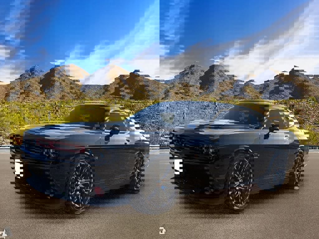 Used 2016 Dodge Challenger R/T Scat Pack w/ Leather Interior Group image 2