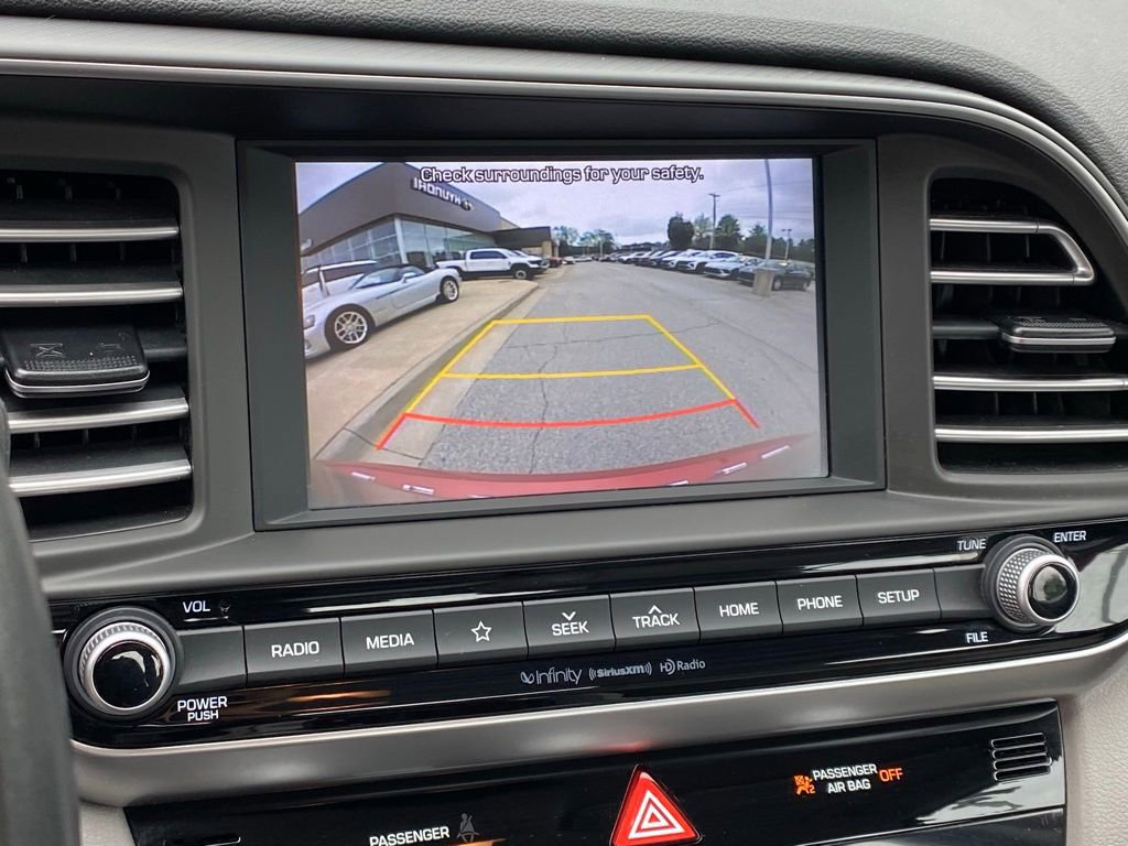 Used 2020 Hyundai Elantra Limited image 18