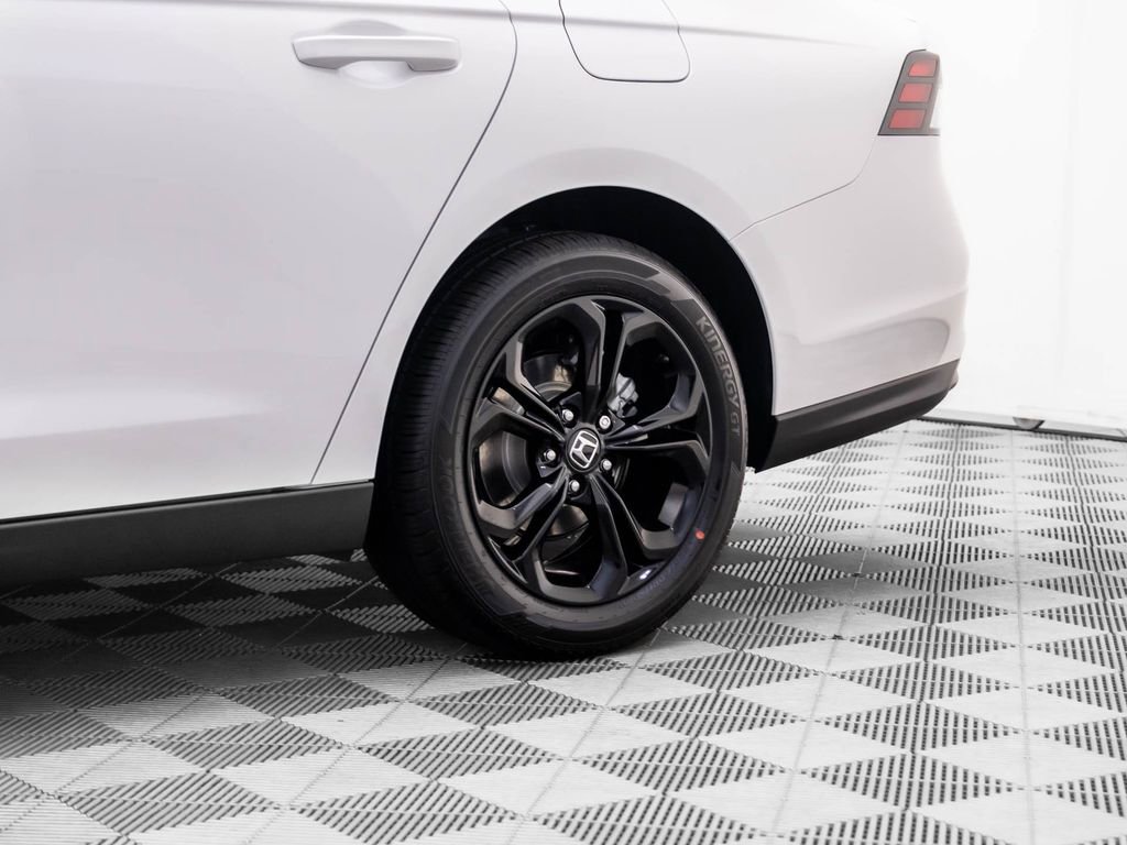 Certified 2025 Honda Accord SE image 33