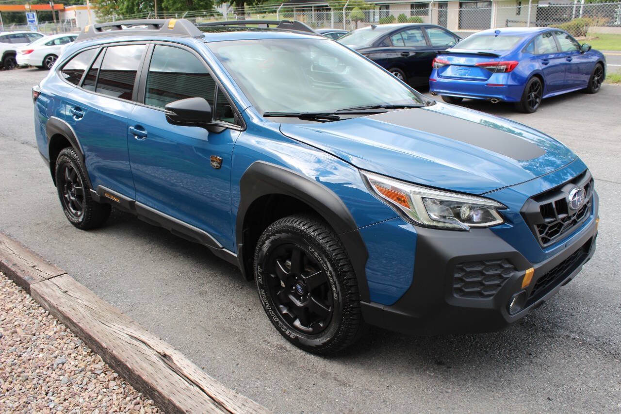 Used 2025 Subaru Outback Wilderness AWD/4WD image 5