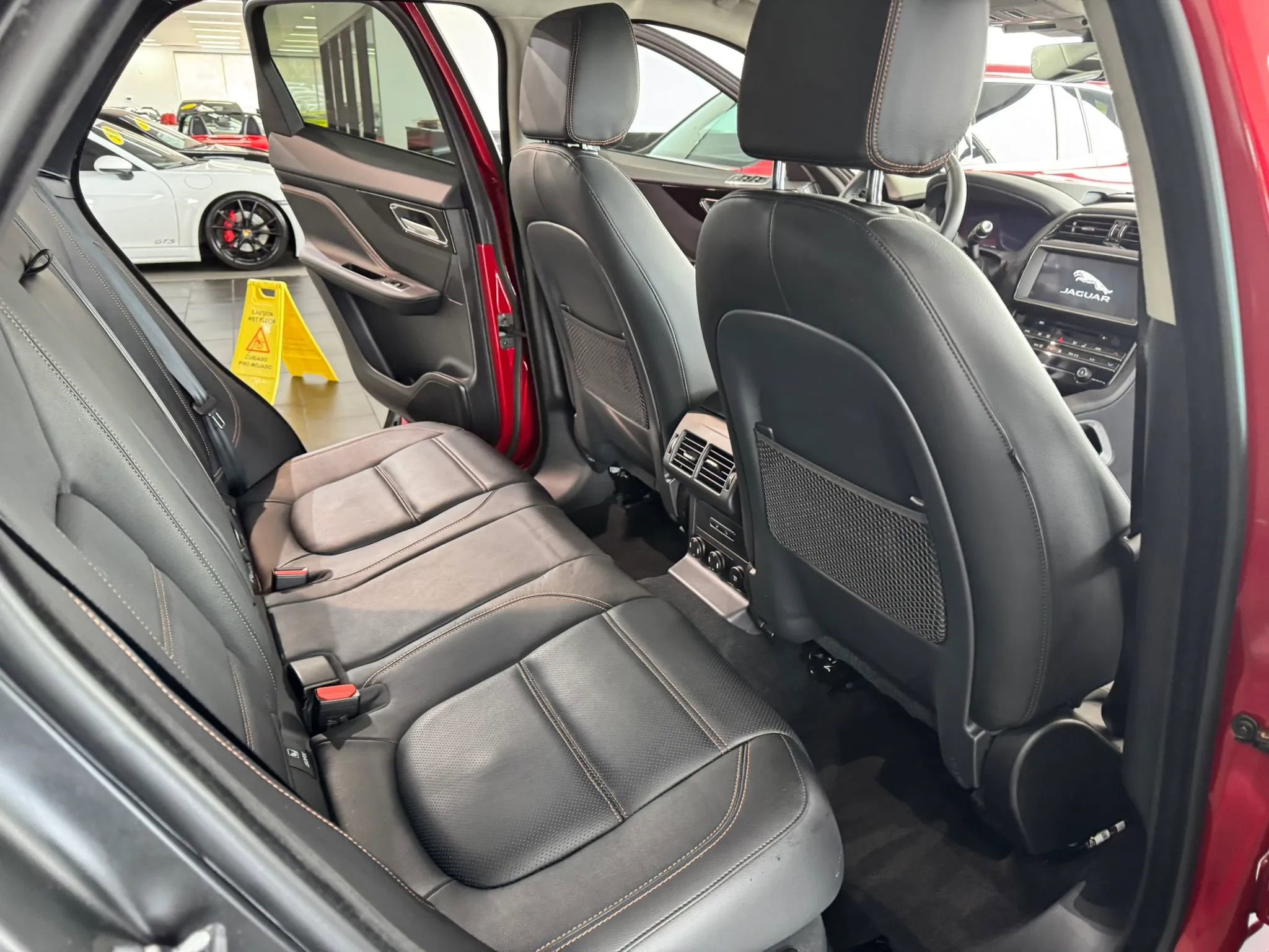 Used 2020 Jaguar F-PACE Prestige AWD/4WD image 17