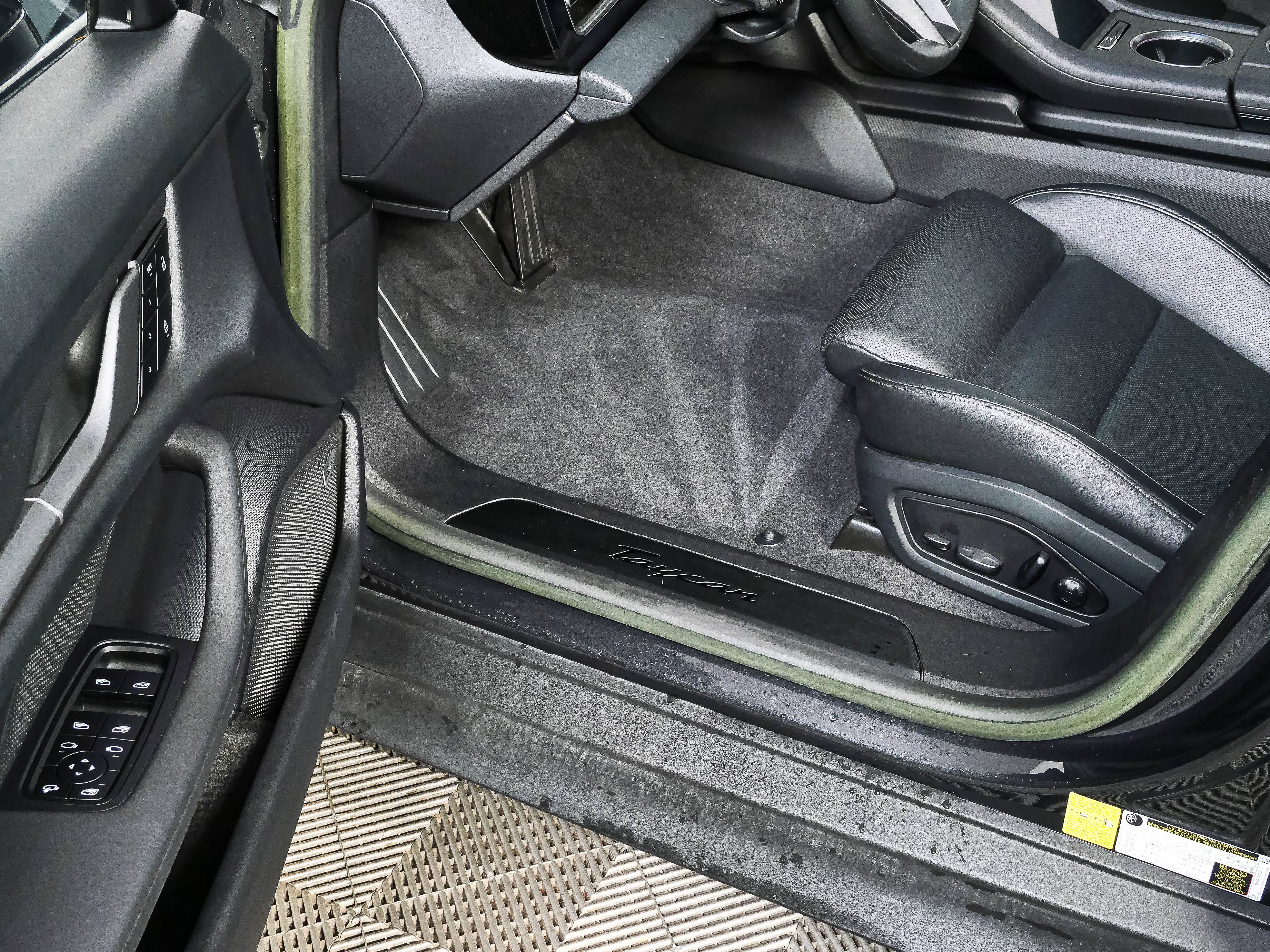 Certified 2023 Porsche Taycan RWD image 8