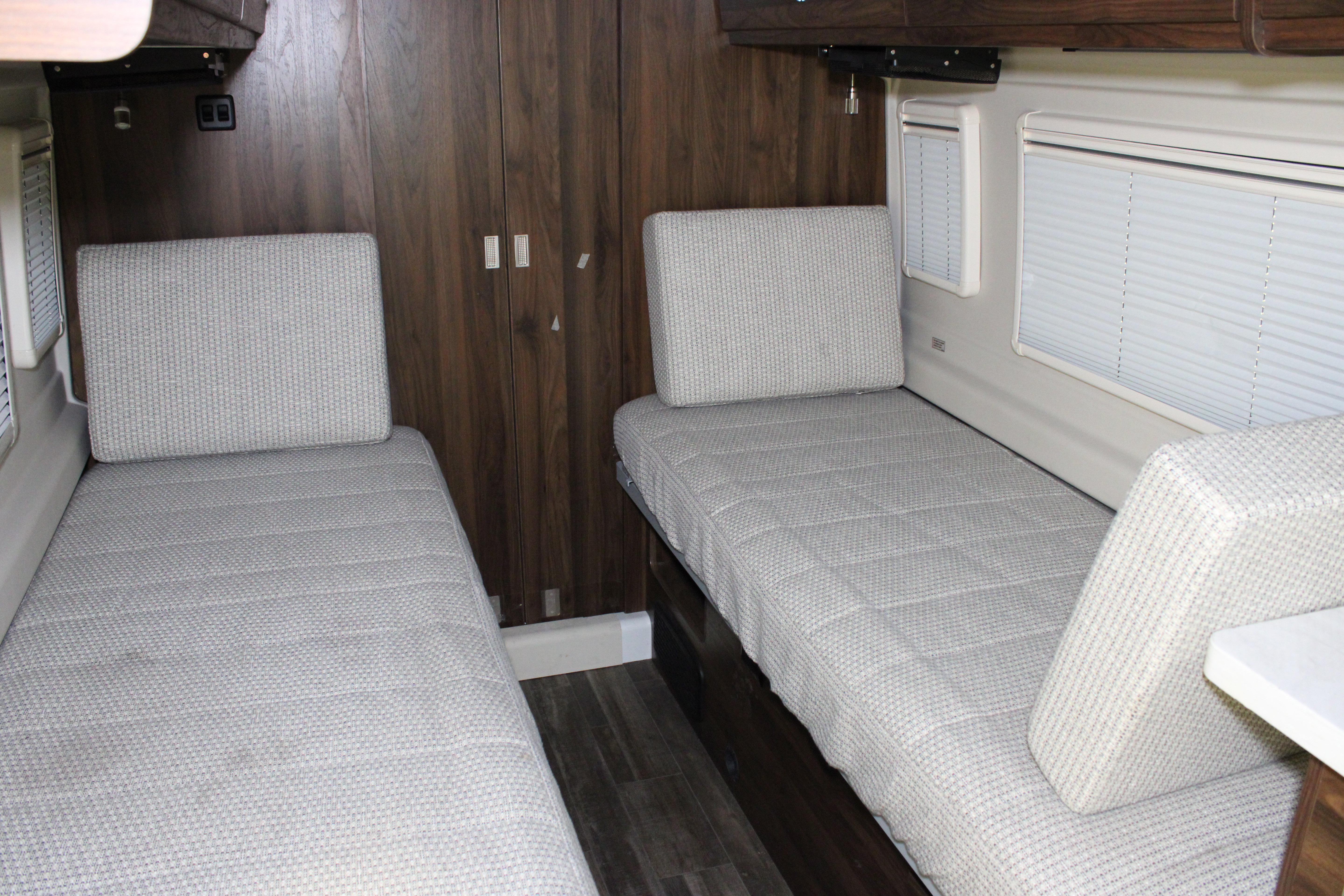 Used 2021 RAM ProMaster 3500 w/ Premium Appearance Group FWD image 30
