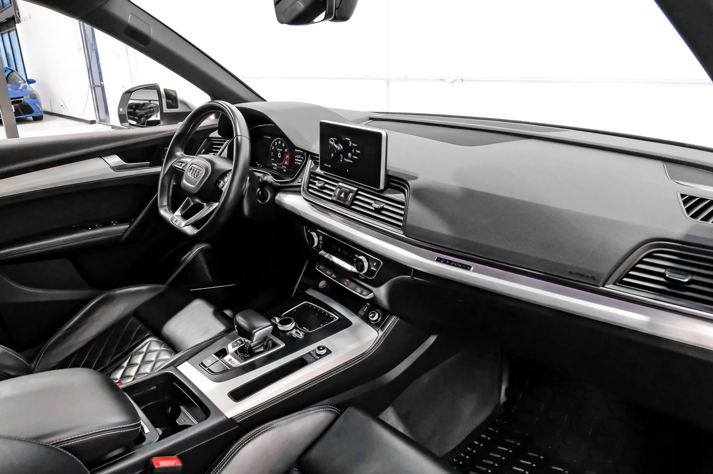 Used 2018 Audi SQ5 Prestige w/ Prestige Package AWD/4WD image 17