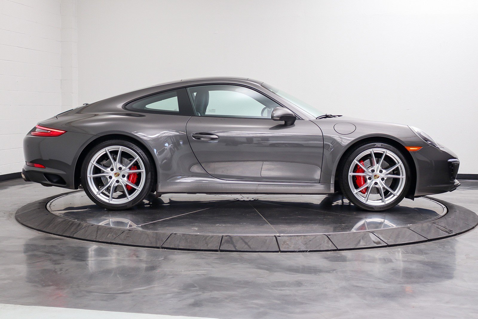 Used 2019 Porsche 911 Carrera S RWD image 9