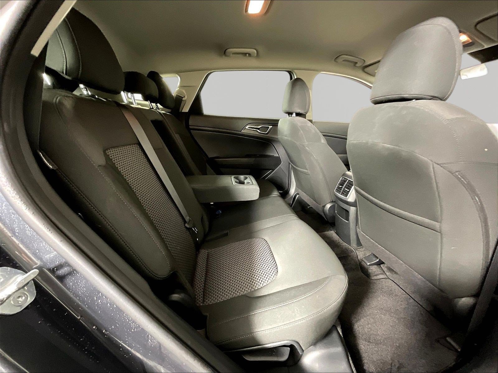 Used 2025 Kia Sportage LX AWD/4WD image 25