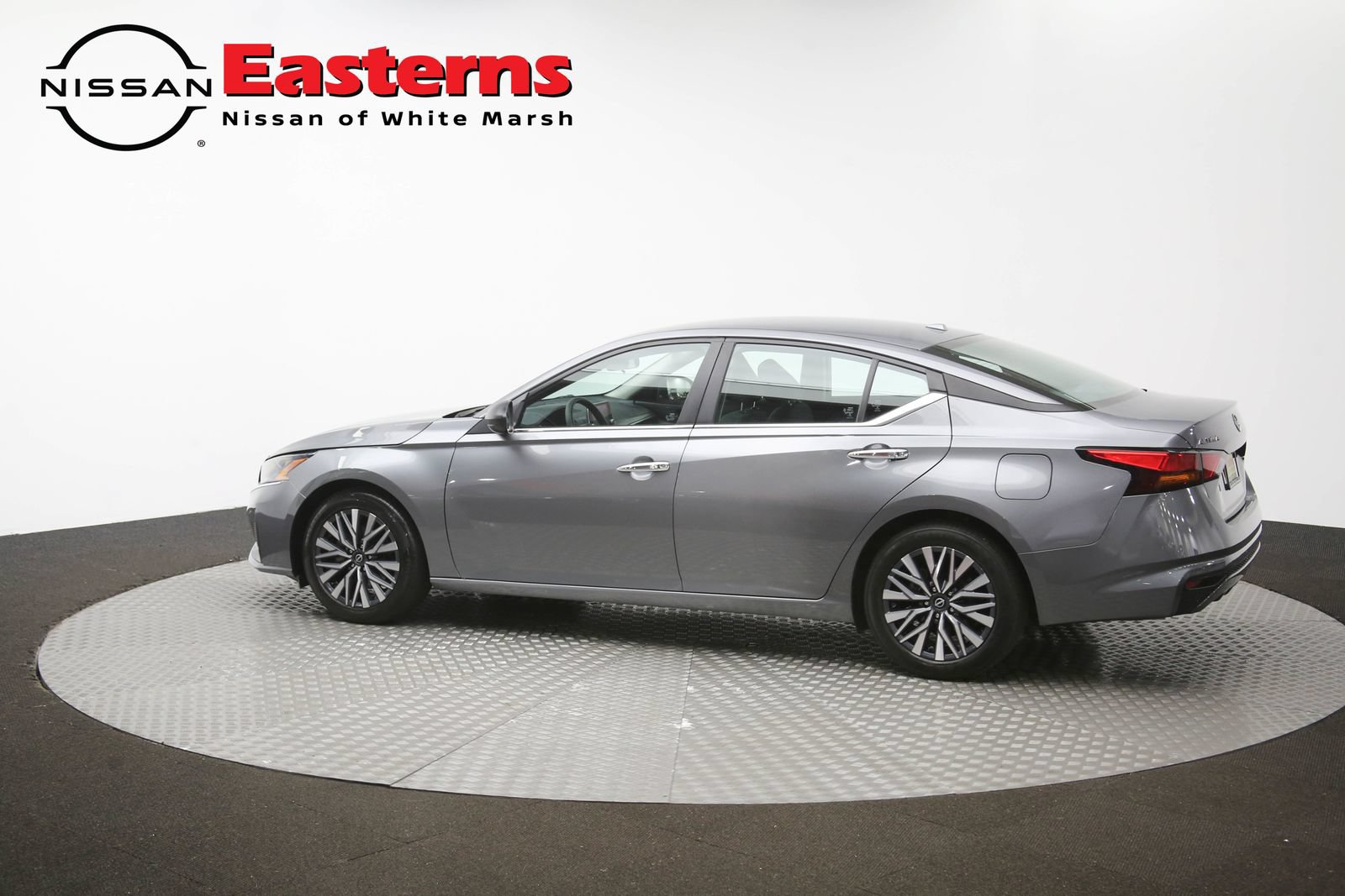 Used 2025 Nissan Altima 2.5 SV FWD image 60