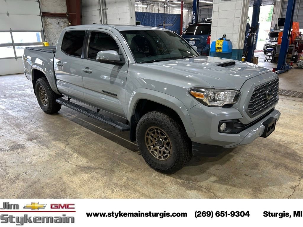 Used 2020 Toyota Tacoma SR5 AWD/4WD image 13