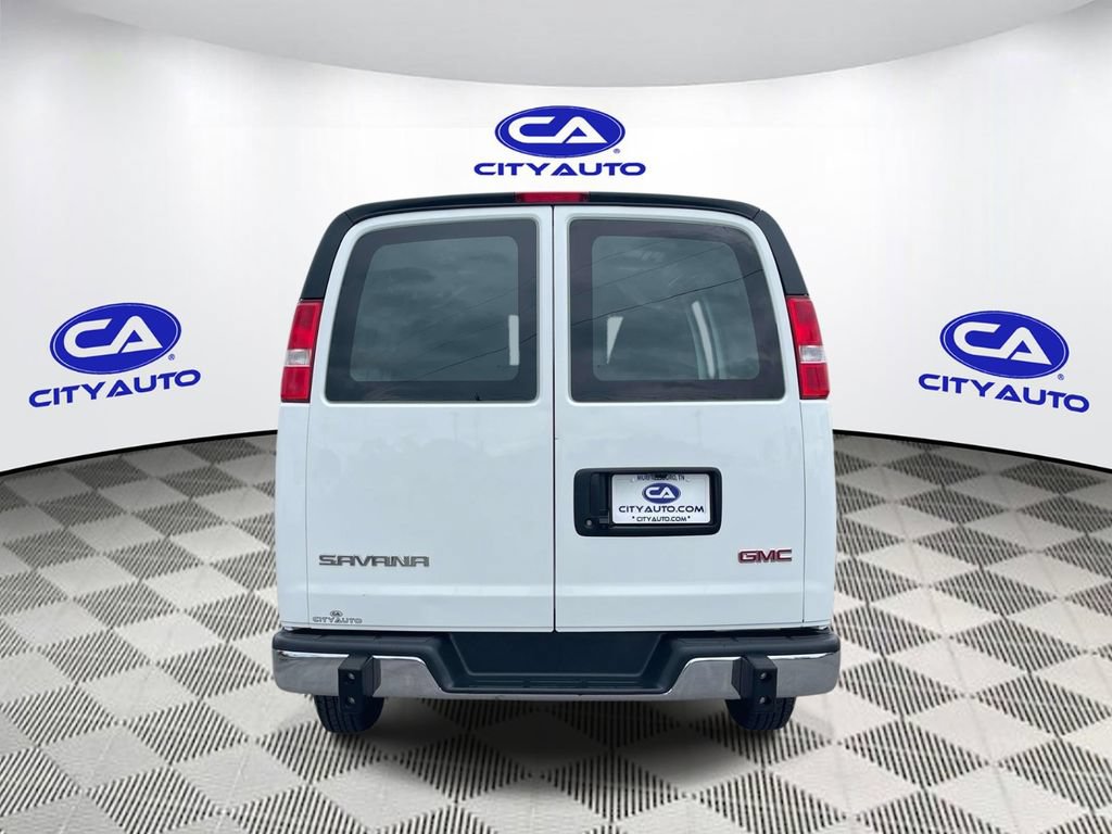 Used 2025 GMC Savana 2500 w/ Driver Convenience Package RWD image 5