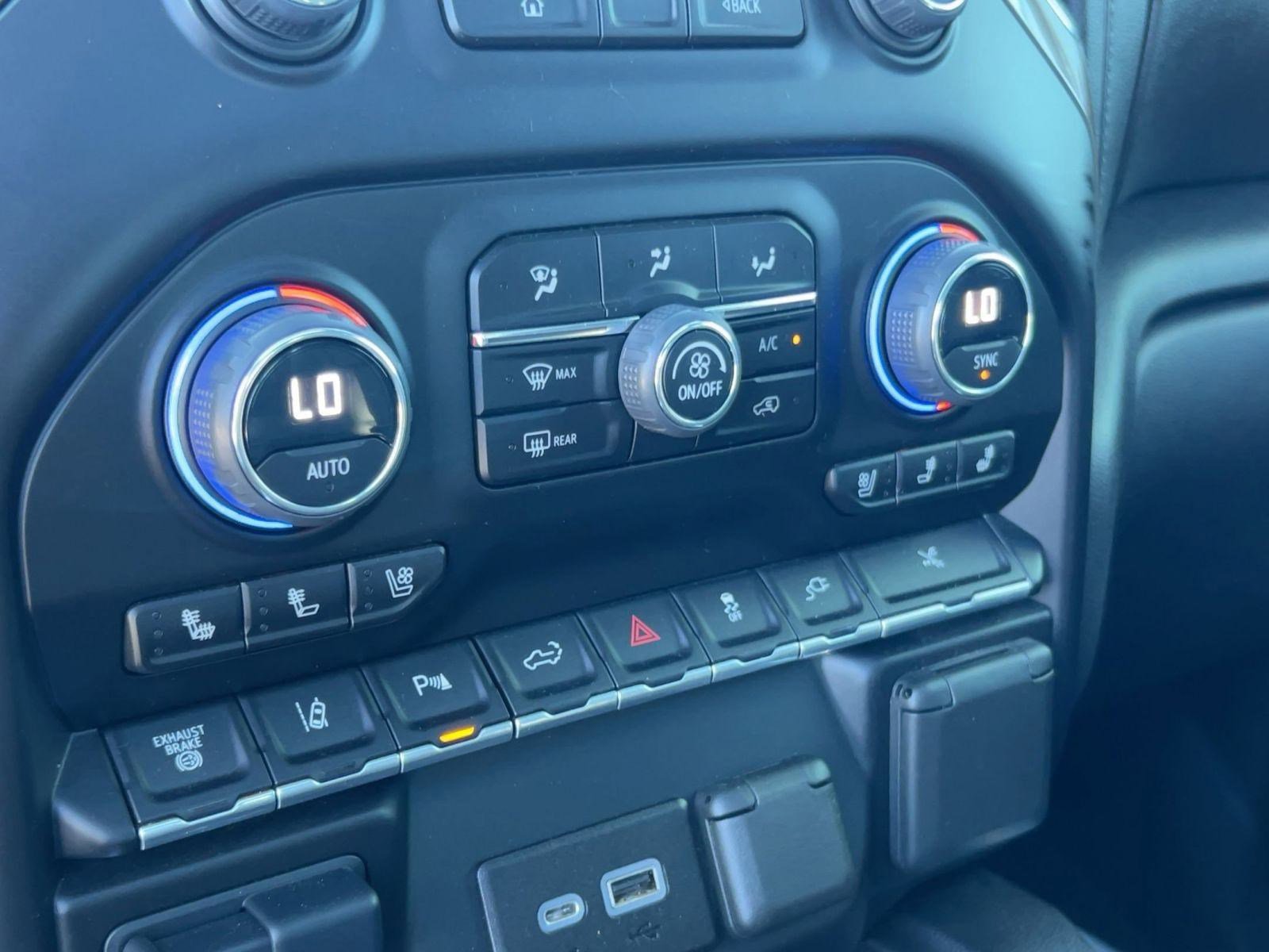 Used 2023 Chevrolet Silverado 3500 High Country image 18