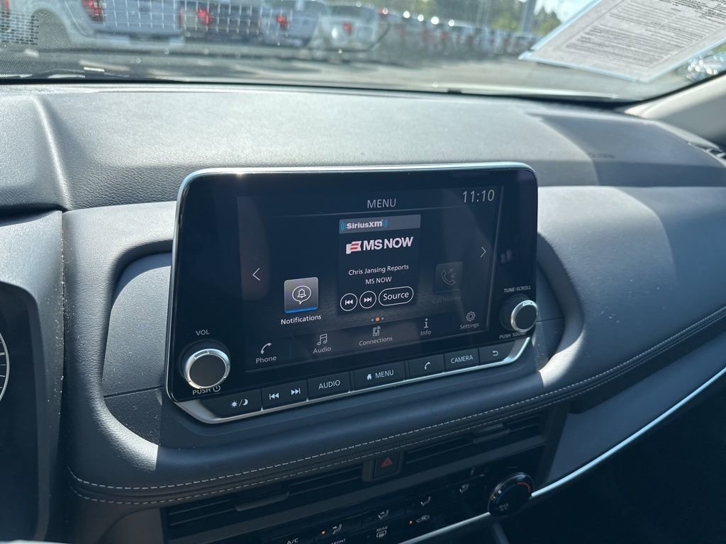 Used 2025 Nissan Rogue S image 20