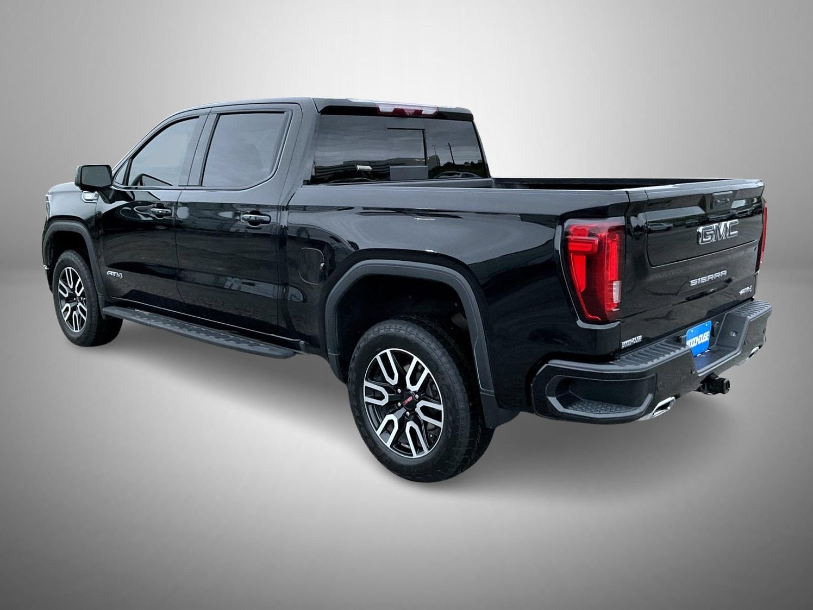 Certified 2024 GMC Sierra 1500 AT4 w/ Technology Package AWD/4WD image 7