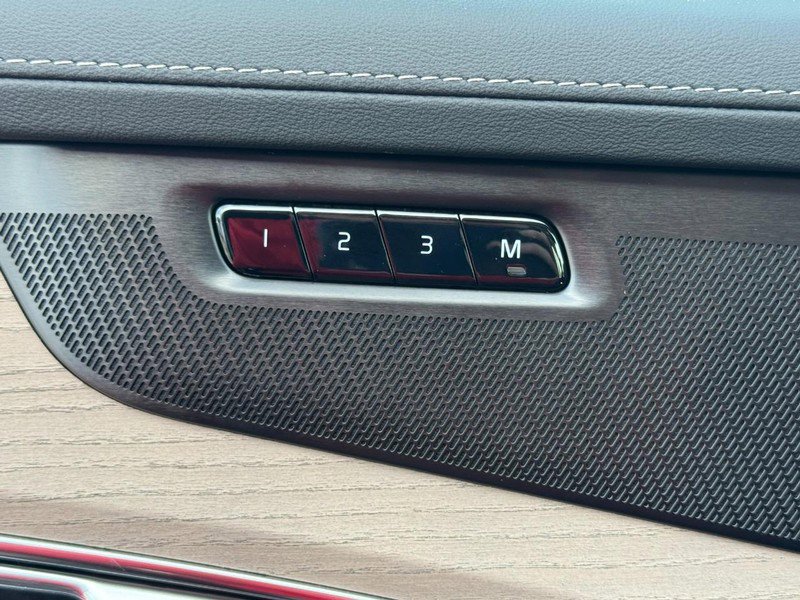 New 2026 Volvo XC90 T8 Plus w/ Protection Package Premier image 10