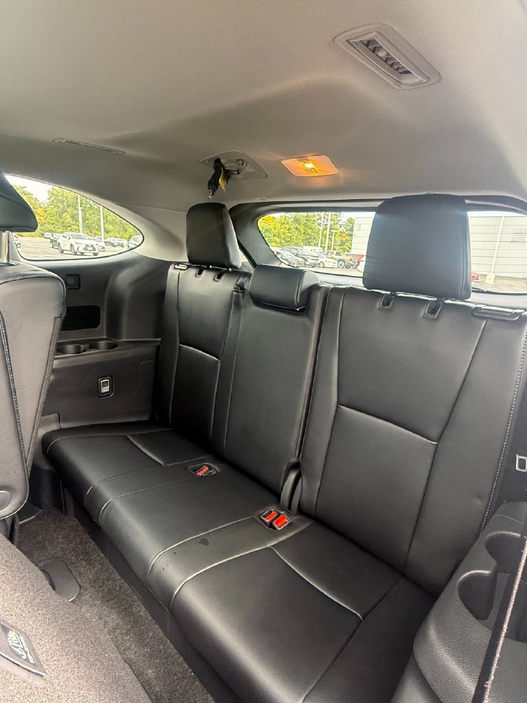Used 2026 Toyota Highlander Platinum AWD/4WD image 33