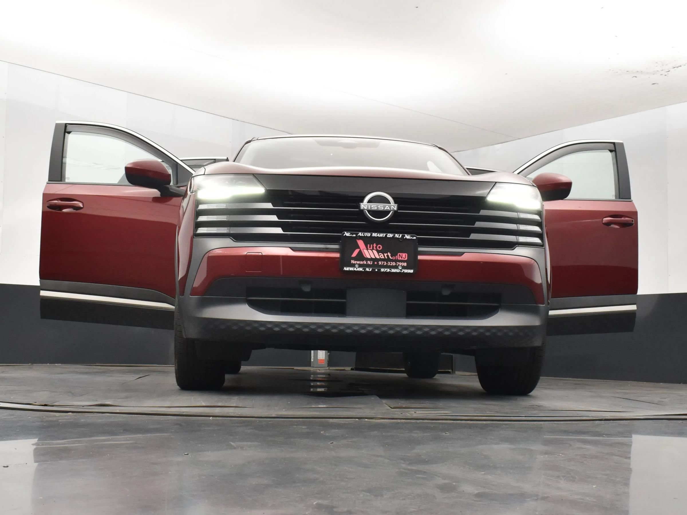 Used 2025 Nissan Kicks SV FWD image 8