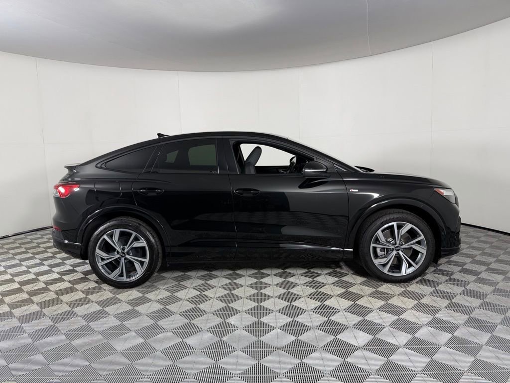 Used 2024 Audi Q4 e-tron Premium Plus w/ Premium Plus image 5