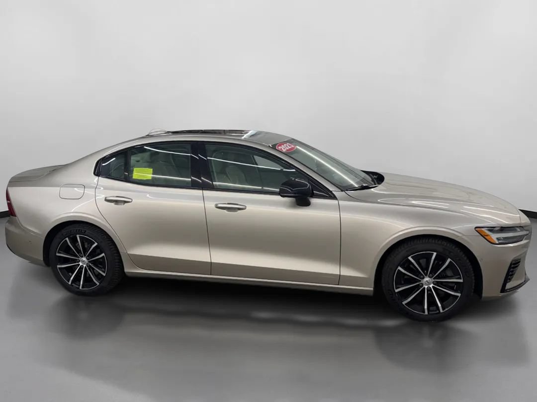 Used 2023 Volvo S60 T8 Plus AWD/4WD image 11