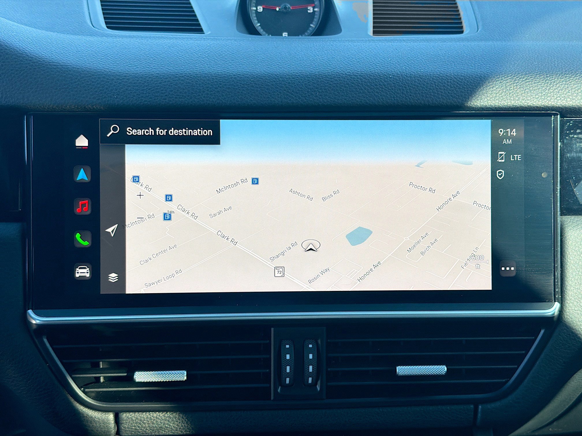 Used 2023 Porsche Cayenne Platinum Edition image 32