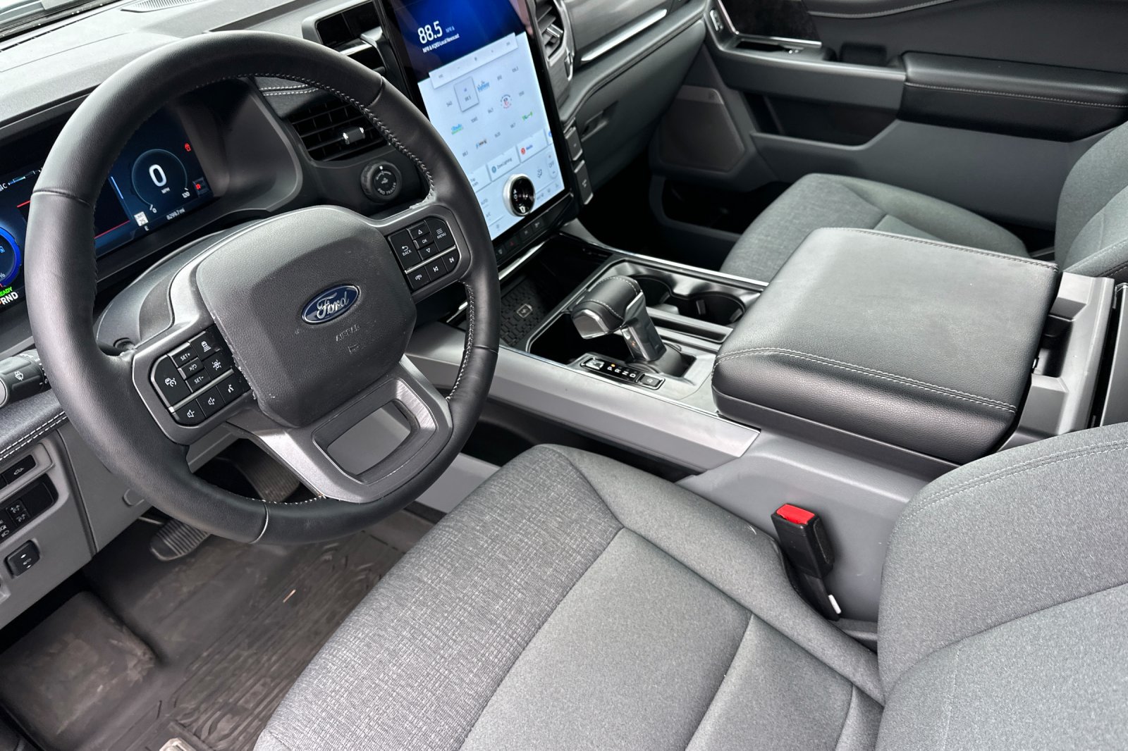Used 2024 Ford F150 Lightning Flash AWD/4WD image 9