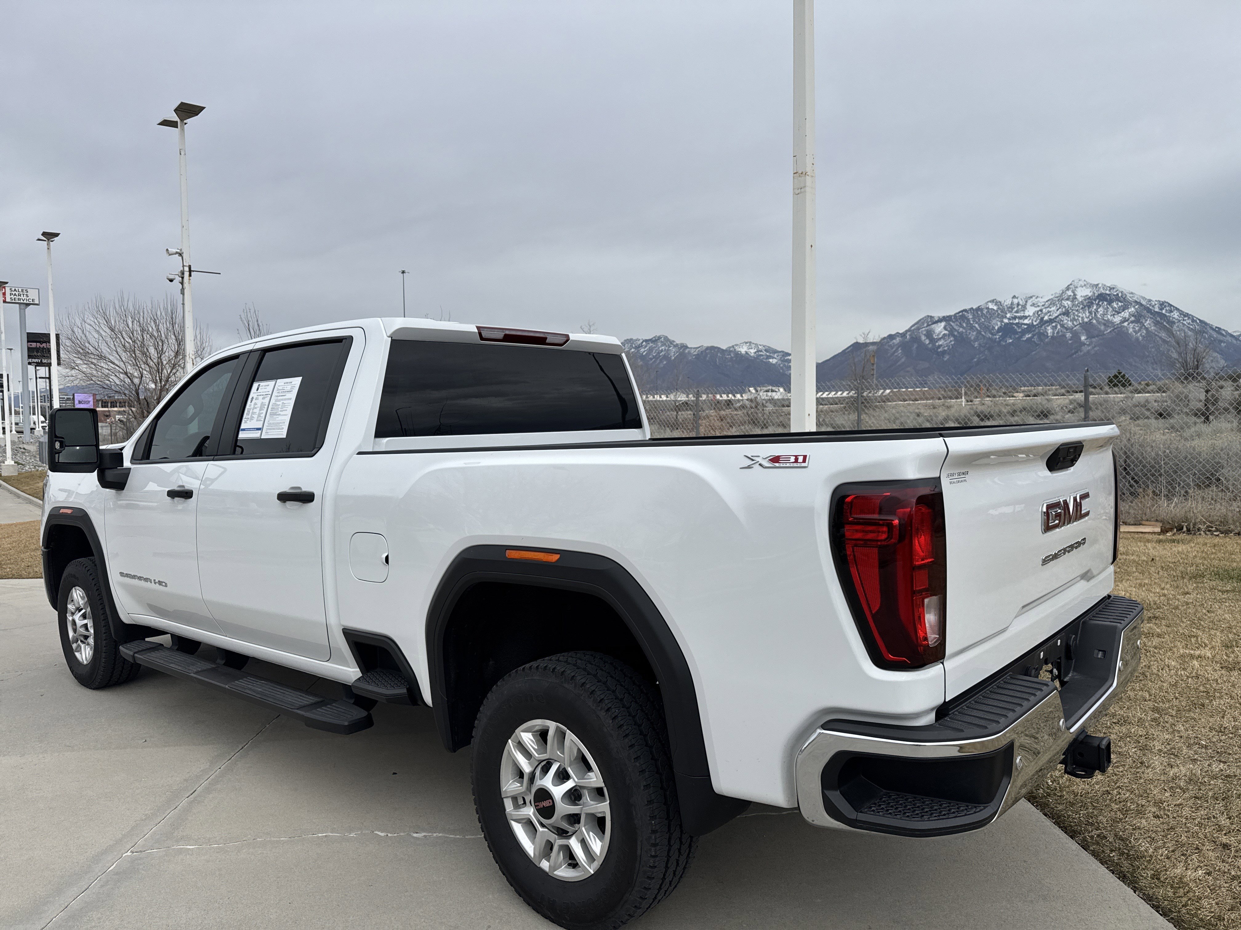 Used 2025 GMC Sierra 2500 Pro w/ 1SA Pro Safety Plus Package image 3