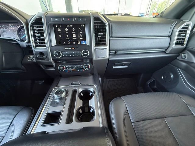 Used 2018 Ford Expedition XLT w/ Equipment Group 202A RWD image 21