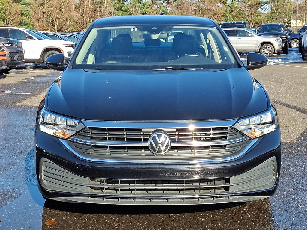 Used 2024 Volkswagen Jetta SE image 8
