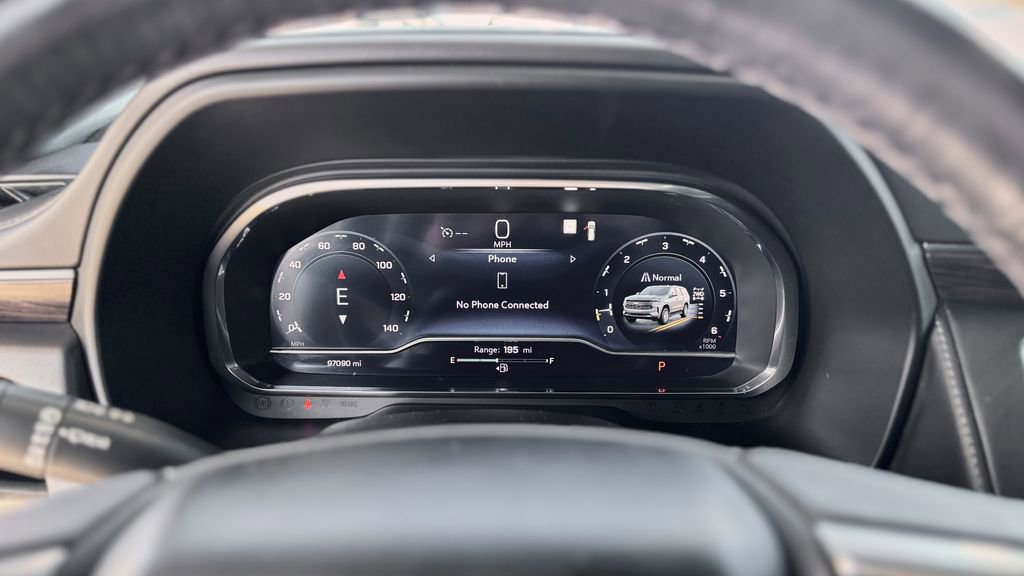 Used 2022 Chevrolet Suburban Z71 w/ Z71 Off-Road Package image 18