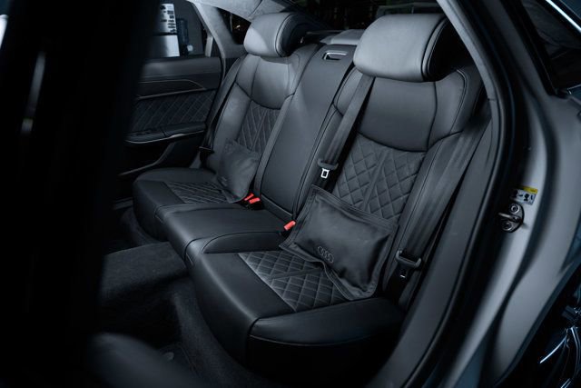 Used 2023 Audi S8 image 23