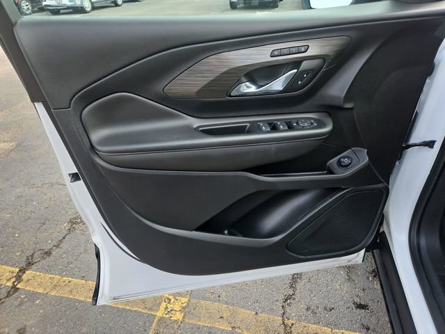 Used 2023 GMC Terrain SLT w/ Tech Package image 11