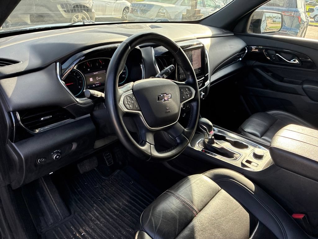 Used 2023 Chevrolet Traverse RS FWD image 28