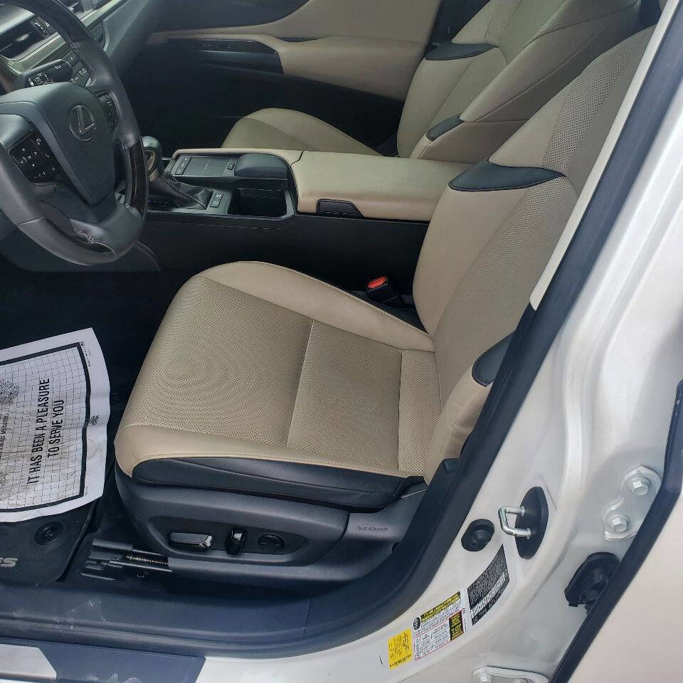 Used 2021 Lexus ES 300h w/ Premium Package image 21