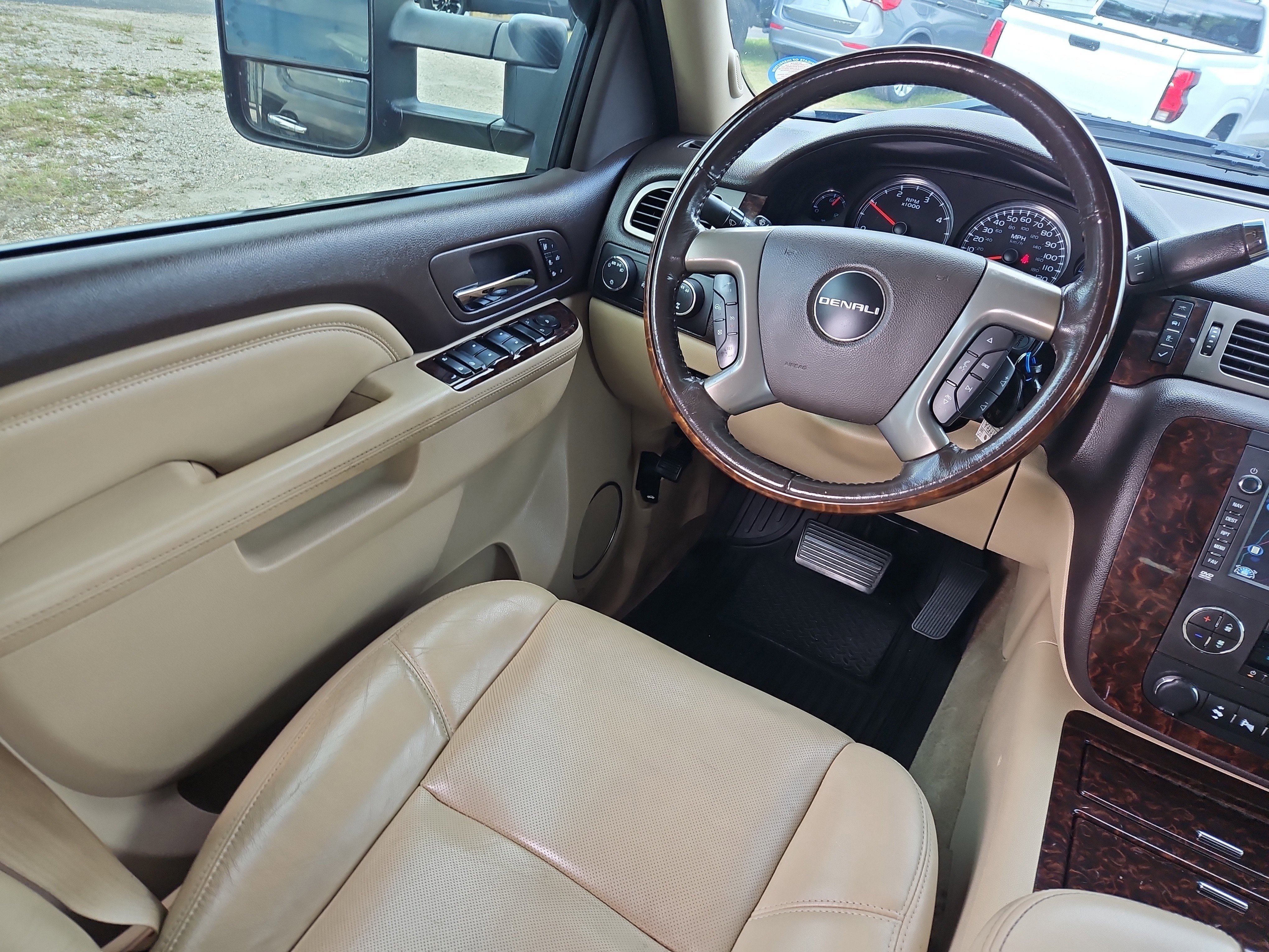 Used 2014 GMC Sierra 2500 Denali image 8