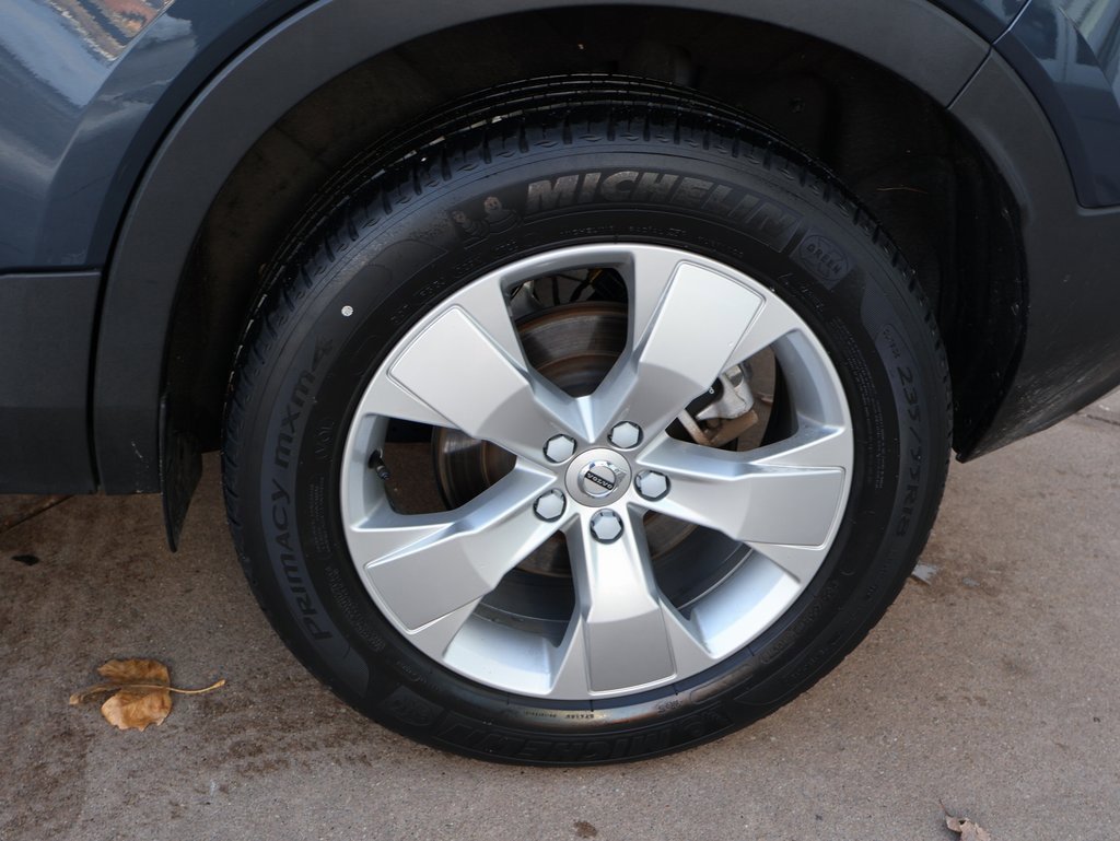 Used 2022 Volvo XC40 T5 Momentum image 44