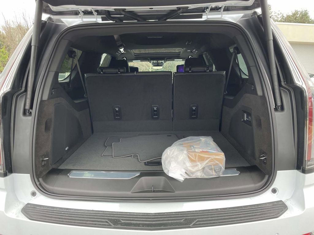 New 2026 Cadillac Escalade ESV Sport w/ Touring Package image 10