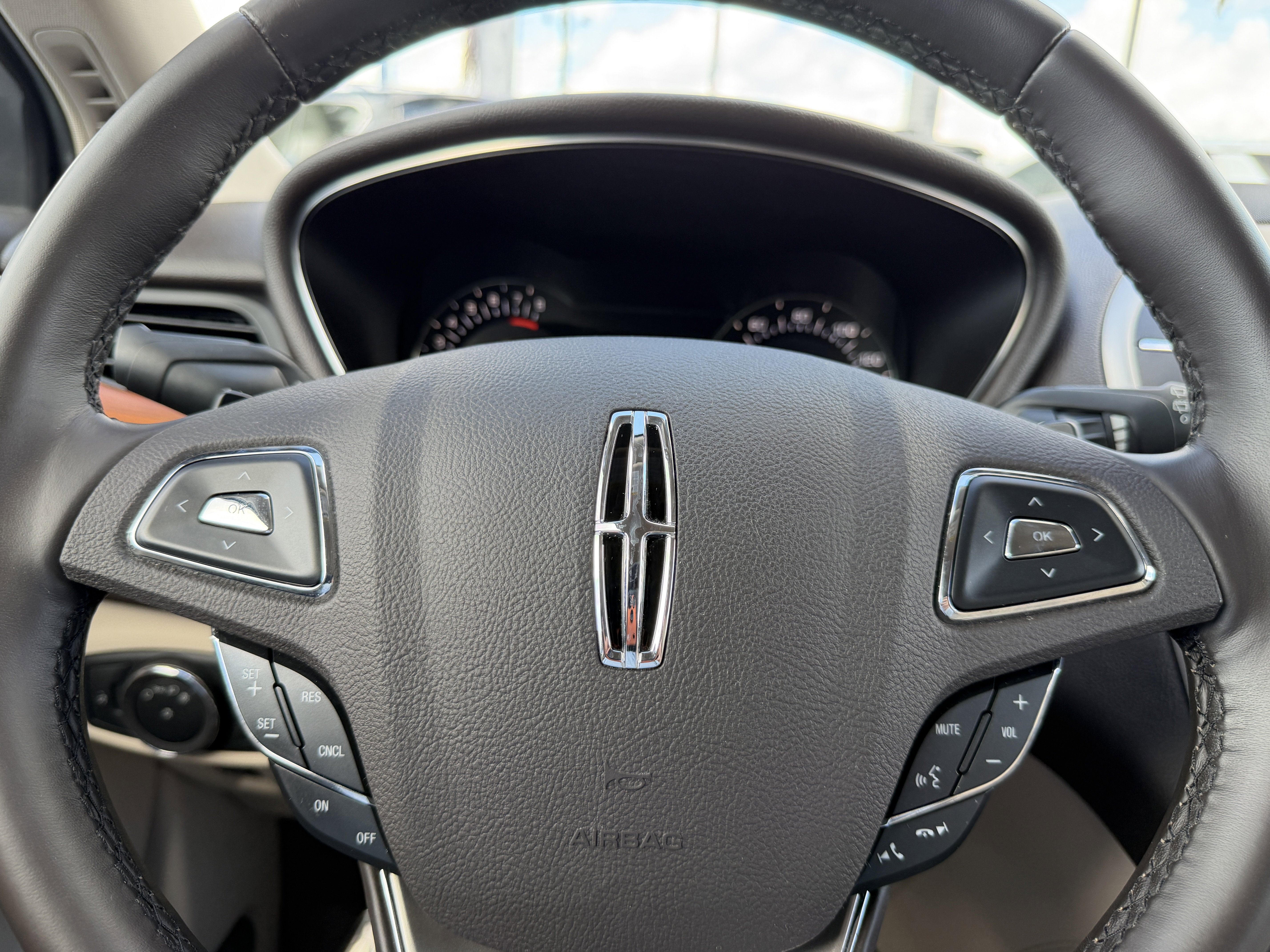 Used 2019 Lincoln MKC Select w/ Select Plus Package image 29