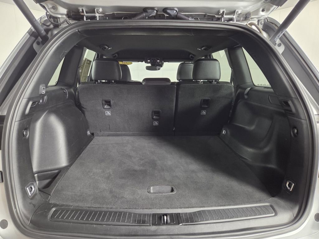 Certified 2024 Jeep Grand Cherokee Altitude image 28