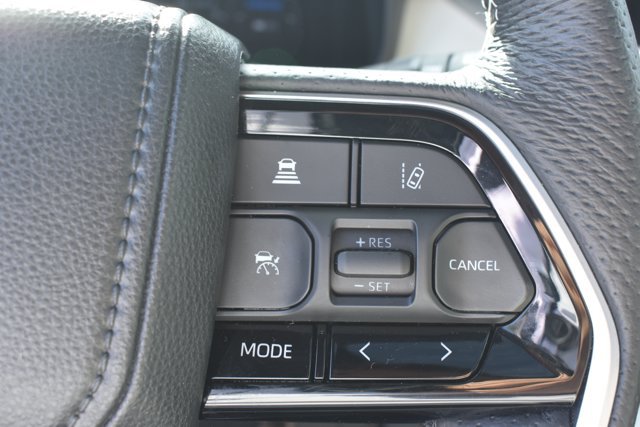 Used 2024 Toyota Sequoia Capstone AWD/4WD image 25
