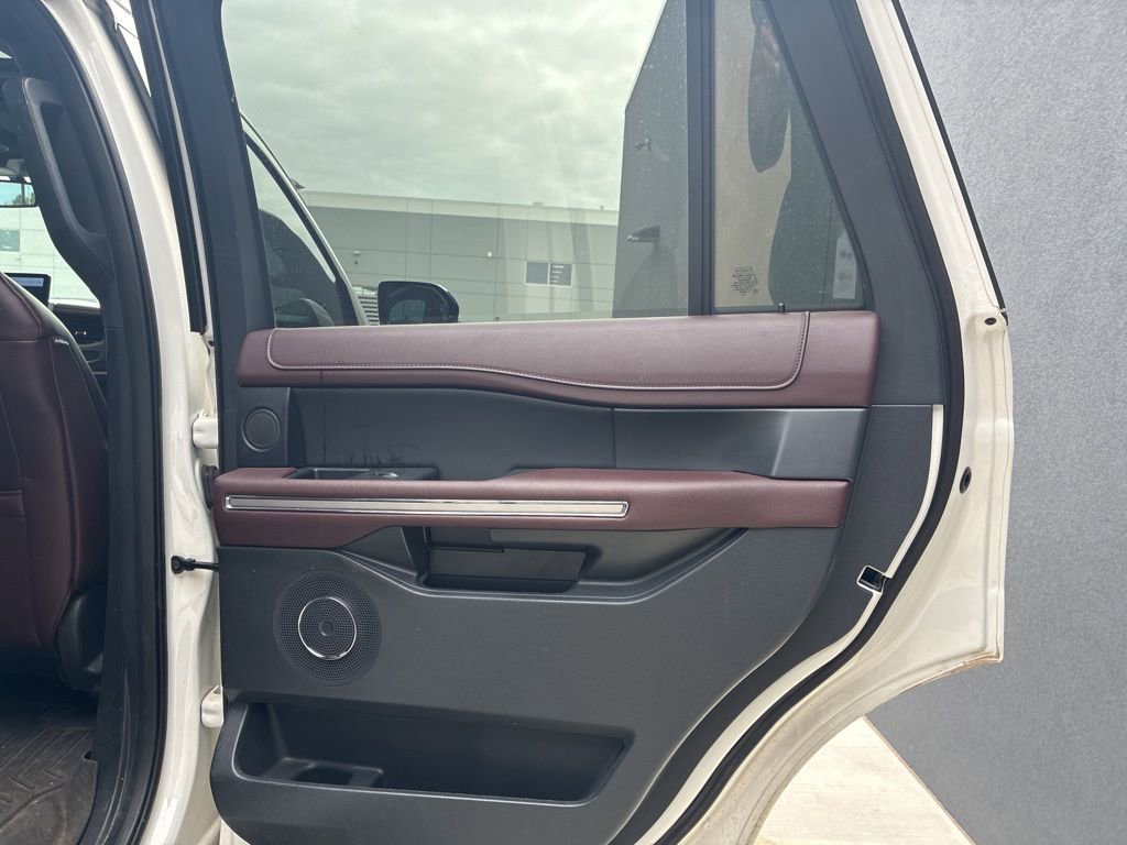 Used 2024 Ford Expedition Limited image 11