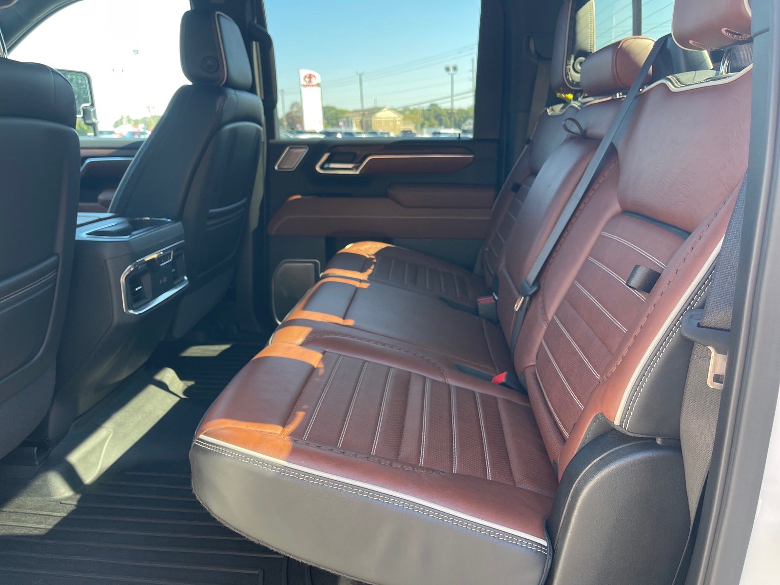Used 2025 GMC Sierra 2500 Denali Ultimate w/ Max Trailering Package AWD/4WD image 12