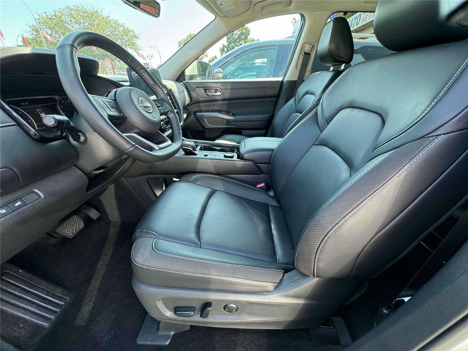 Used 2024 Nissan Pathfinder SL image 20