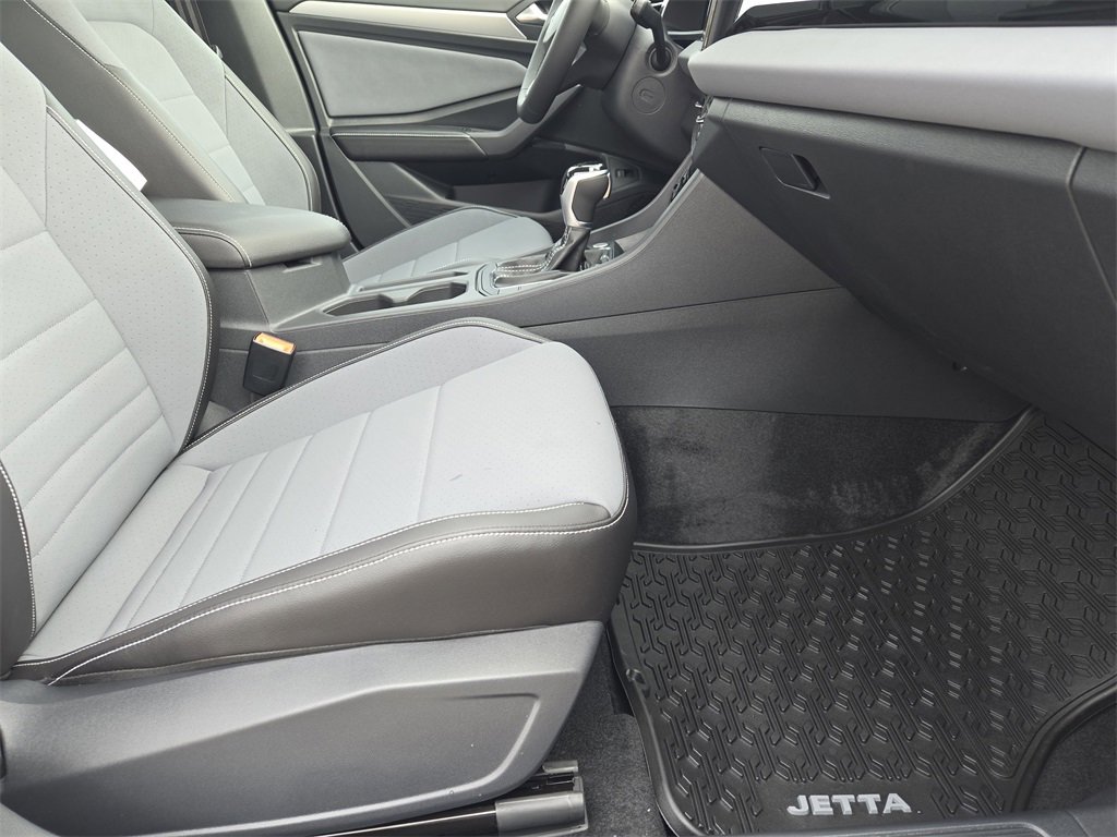 New 2026 Volkswagen Jetta SE image 11
