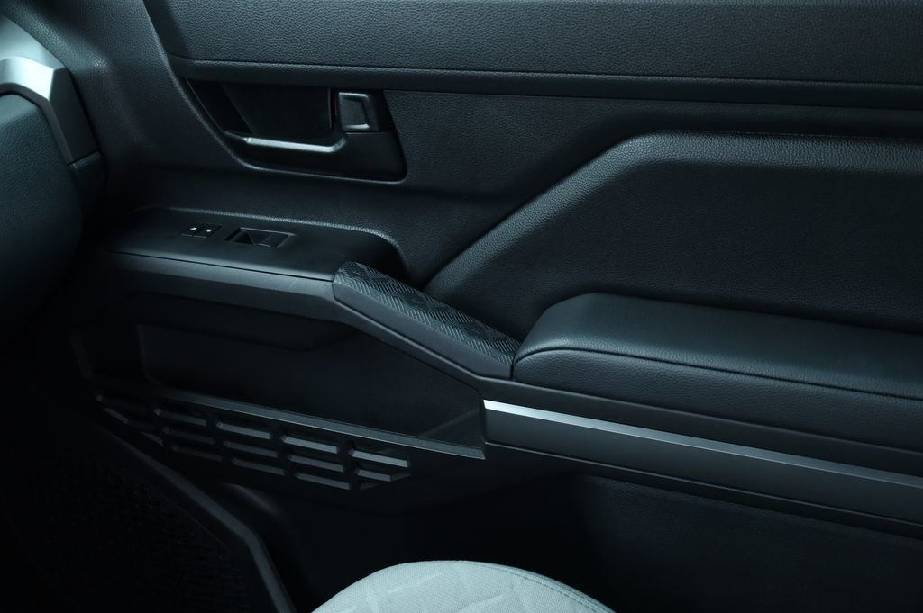 Used 2025 Toyota Tacoma SR5 image 13