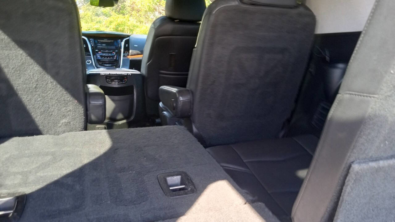 Used 2019 Cadillac Escalade Luxury image 19