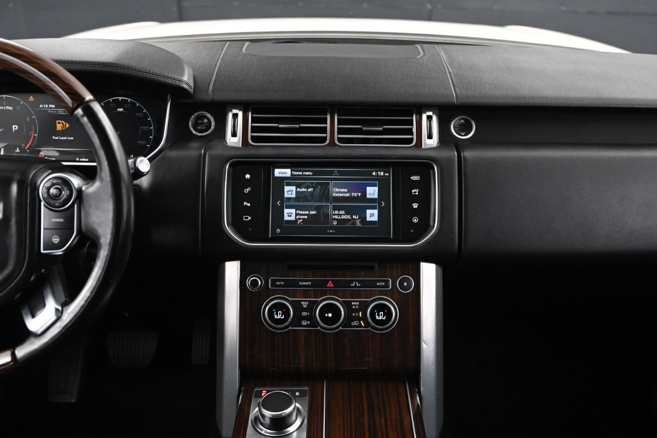 Used 2016 Land Rover Range Rover HSE image 18