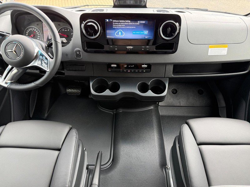 New 2026 Mercedes-Benz Sprinter 2500 image 6