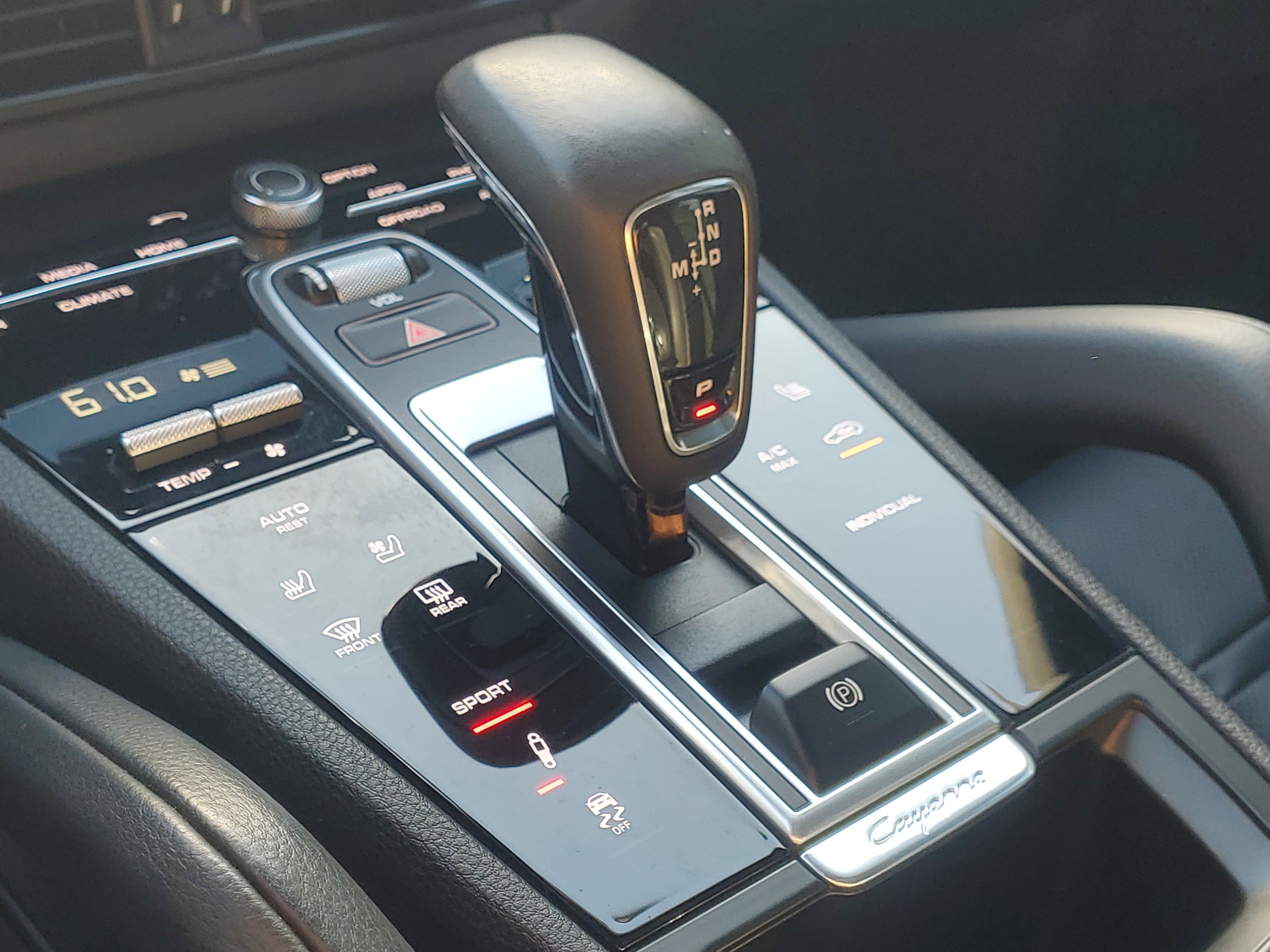 Used 2022 Porsche Cayenne S image 30