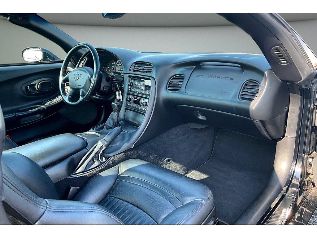 Used 2002 Chevrolet Corvette Coupe w/ Preferred Equipment Group2 RWD image 32