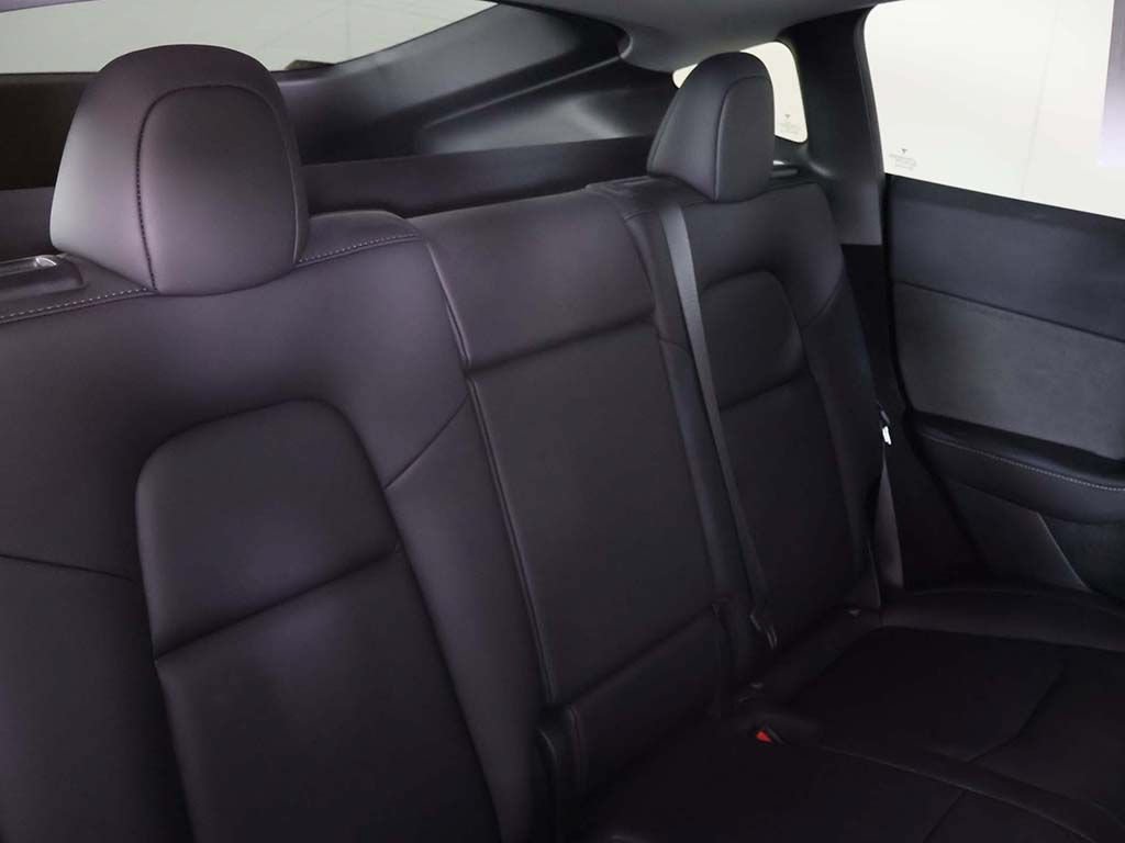 Used 2023 Tesla Model Y Long Range AWD/4WD image 37